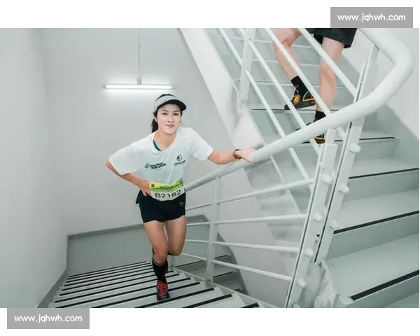 中邮保险・博华广场重阳登高赛开赛 吴敏霞助阵 600 选手攀 209 米高楼 中邮保险・博华广场重阳登高赛开赛 吴敏霞助阵 600 选手攀 209 米高楼